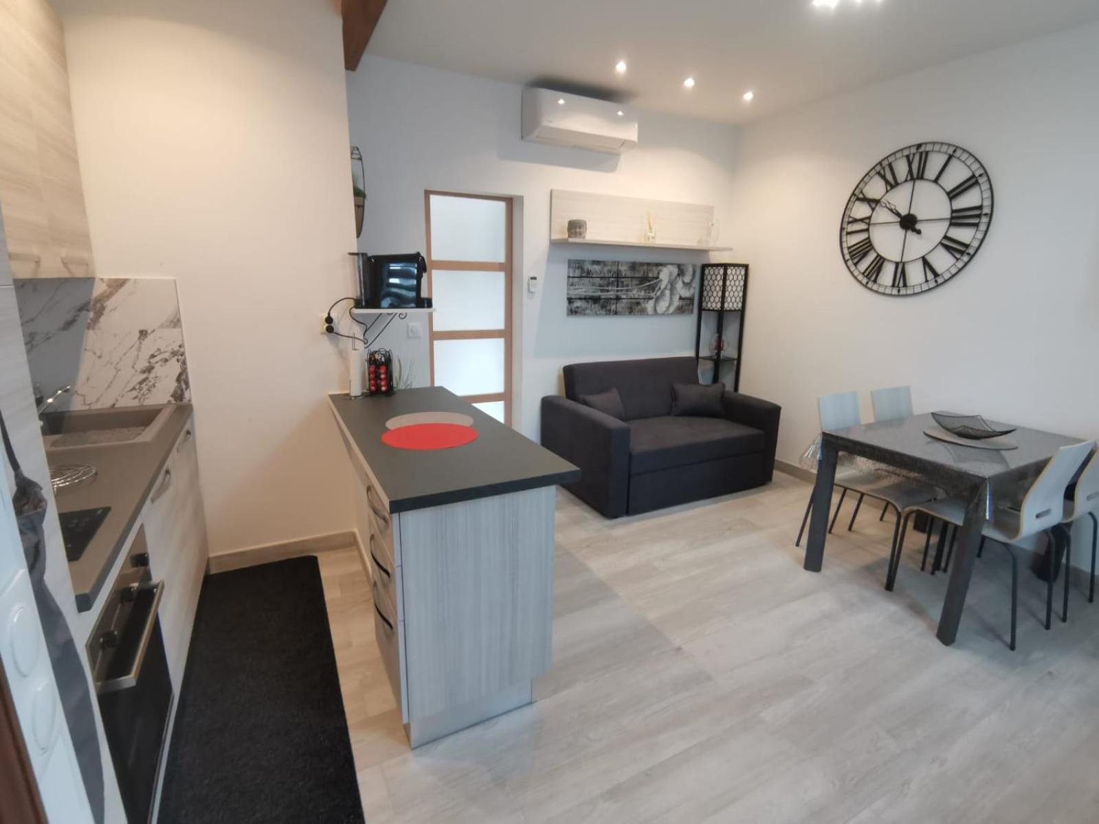 Apartament Coquet 2 Pieces Entierement Renove Et Climatise Cannes Zewnętrze zdjęcie